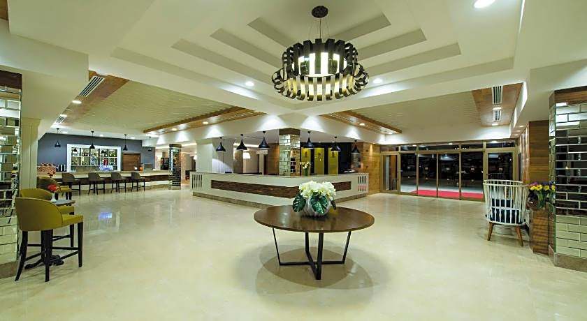 Grand Park Lara*****